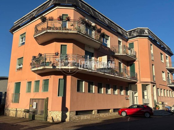 appartamento in vendita a Como in zona Albate