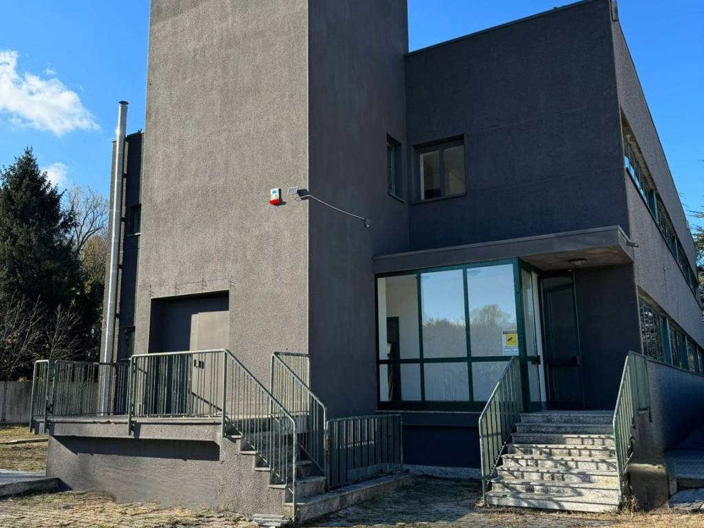 ufficio in vendita a Como in zona Camerlata