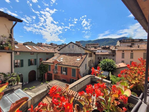 appartamento in vendita a Como in zona Como Centro