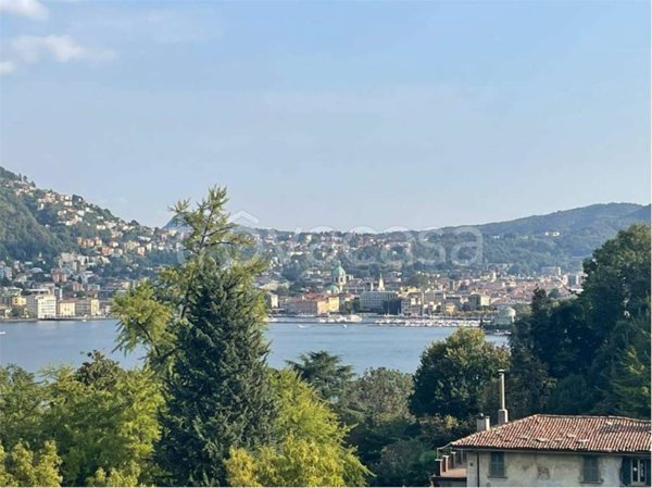 appartamento in vendita a Como in zona Villa Olmo