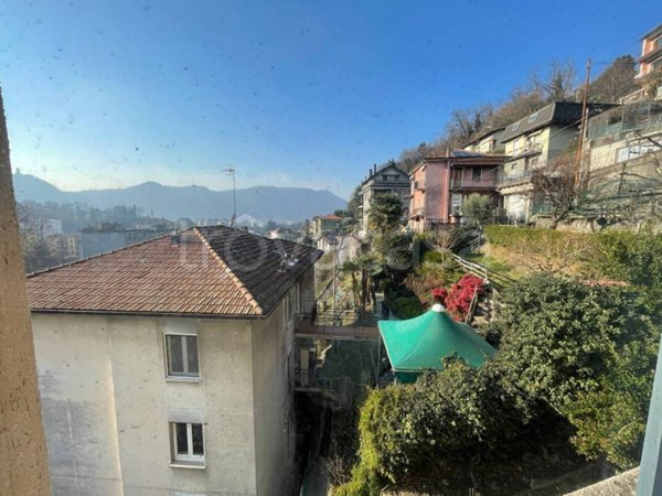 appartamento in vendita a Como in zona Borghi