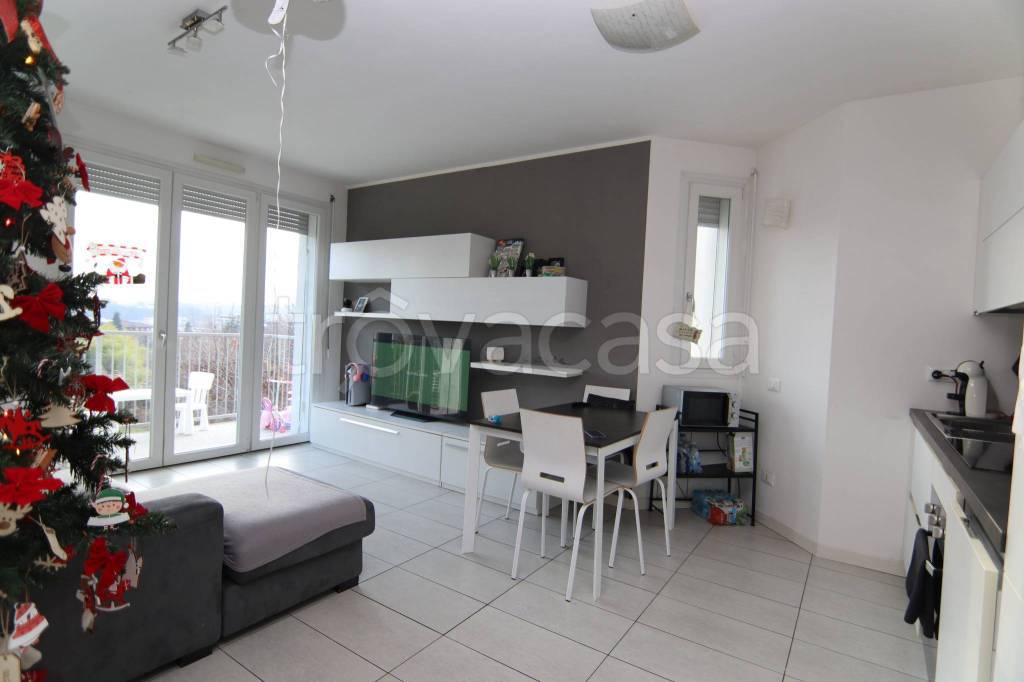 appartamento in vendita a Como in zona Camerlata