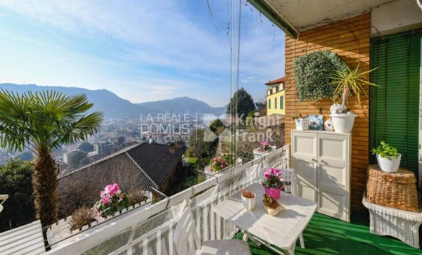 appartamento in vendita a Como in zona Garzola