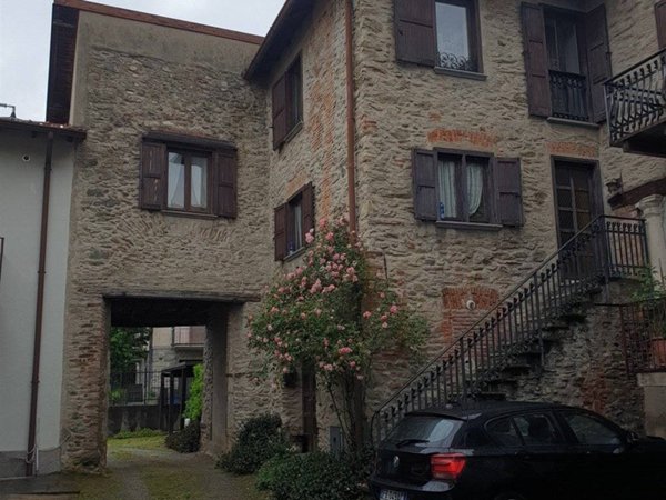 casa indipendente in vendita a Como in zona Albate