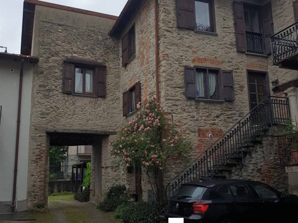 casa semindipendente in vendita a Como in zona Albate