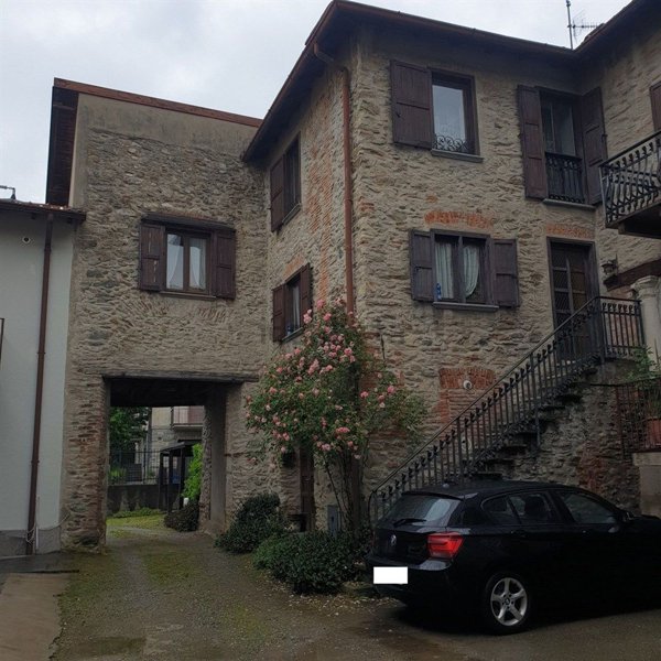 casa semindipendente in vendita a Como in zona Albate