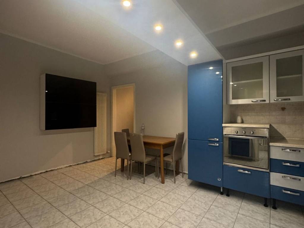 appartamento in vendita a Como in zona Breccia