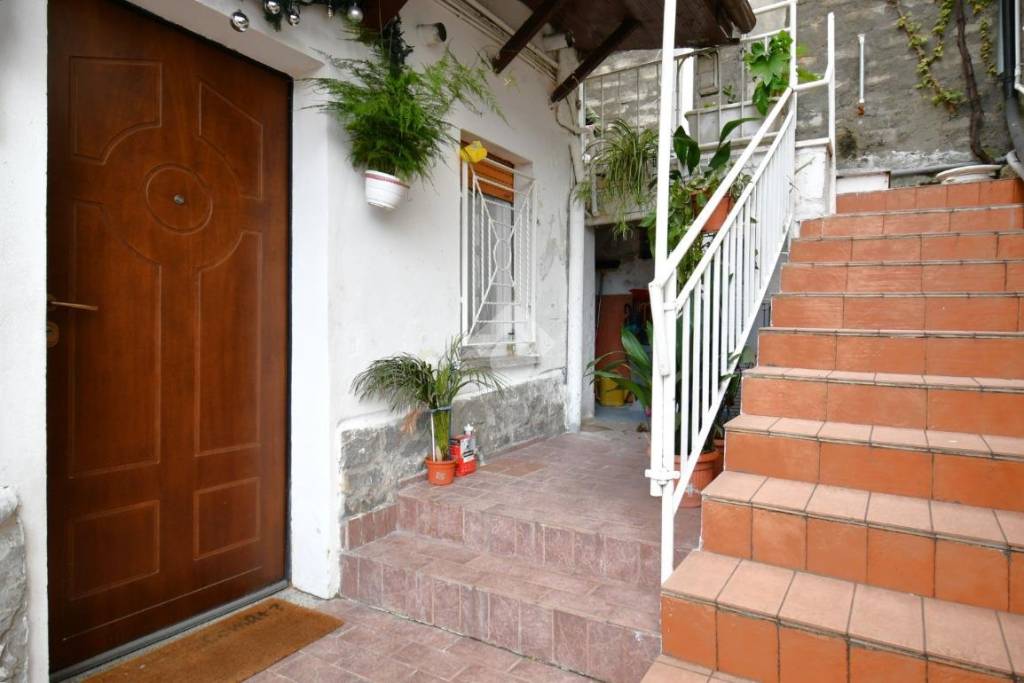 appartamento in vendita a Como in zona Borghi
