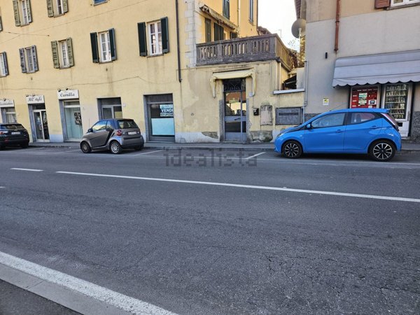 locale commerciale in vendita a Como in zona Rebbio