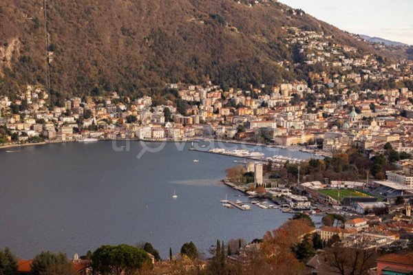 casa indipendente in vendita a Como in zona Como Centro