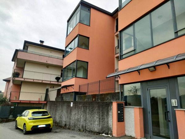 appartamento in vendita a Como in zona Acquanera