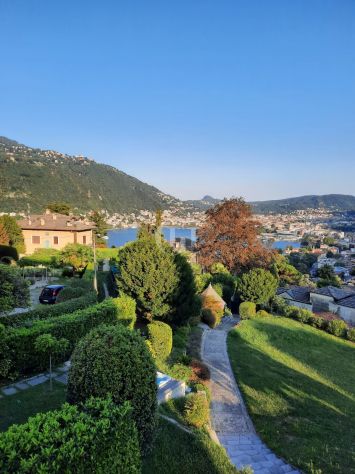 casa indipendente in vendita a Como in zona Como Centro