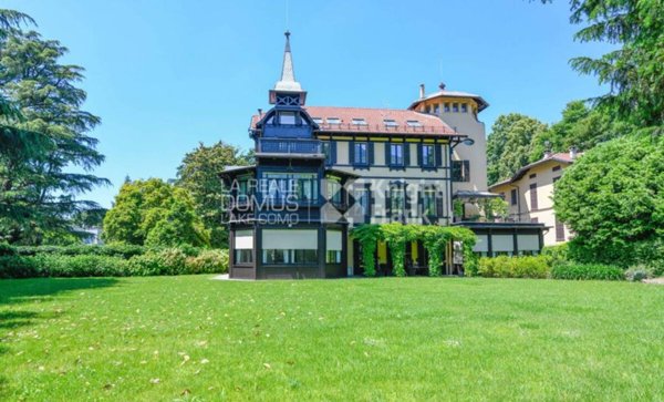 appartamento in vendita a Como in zona Tavernola