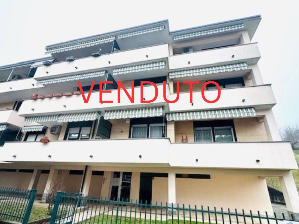 appartamento in vendita a Como in zona Albate