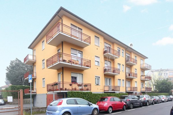 appartamento in vendita a Como in zona Breccia