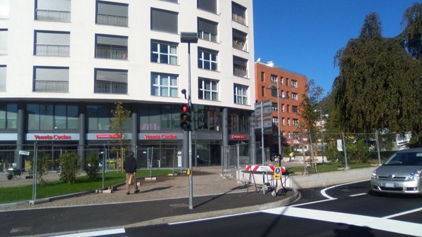 negozio in vendita a Como in zona Camerlata