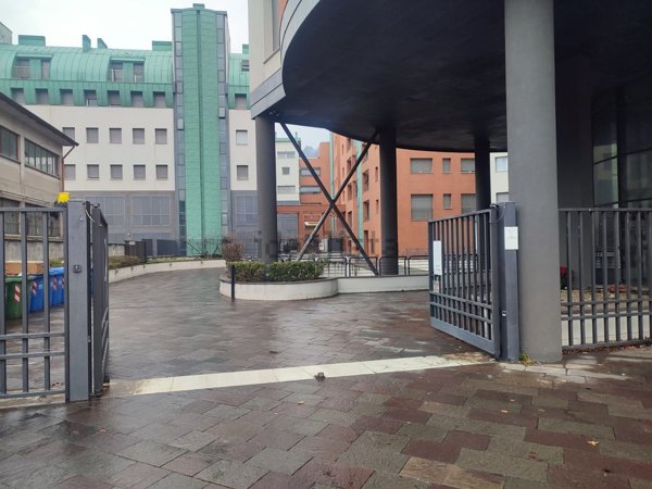 negozio in vendita a Como in zona Camerlata