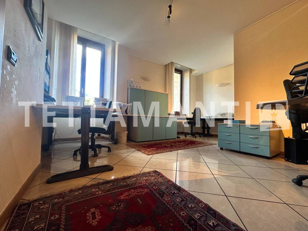 appartamento in vendita a Como in zona Borghi