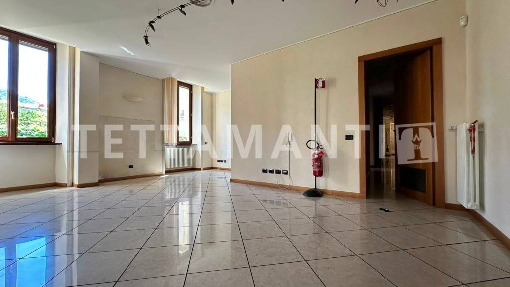 appartamento in vendita a Como in zona Borghi