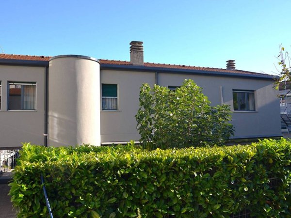 casa indipendente in vendita a Como in zona Breccia