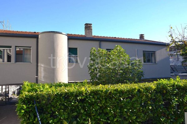 casa indipendente in vendita a Como in zona Breccia