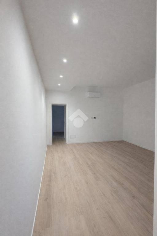 appartamento in vendita a Como in zona Ponte Chiasso