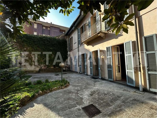 casa indipendente in vendita a Como in zona Como Centro