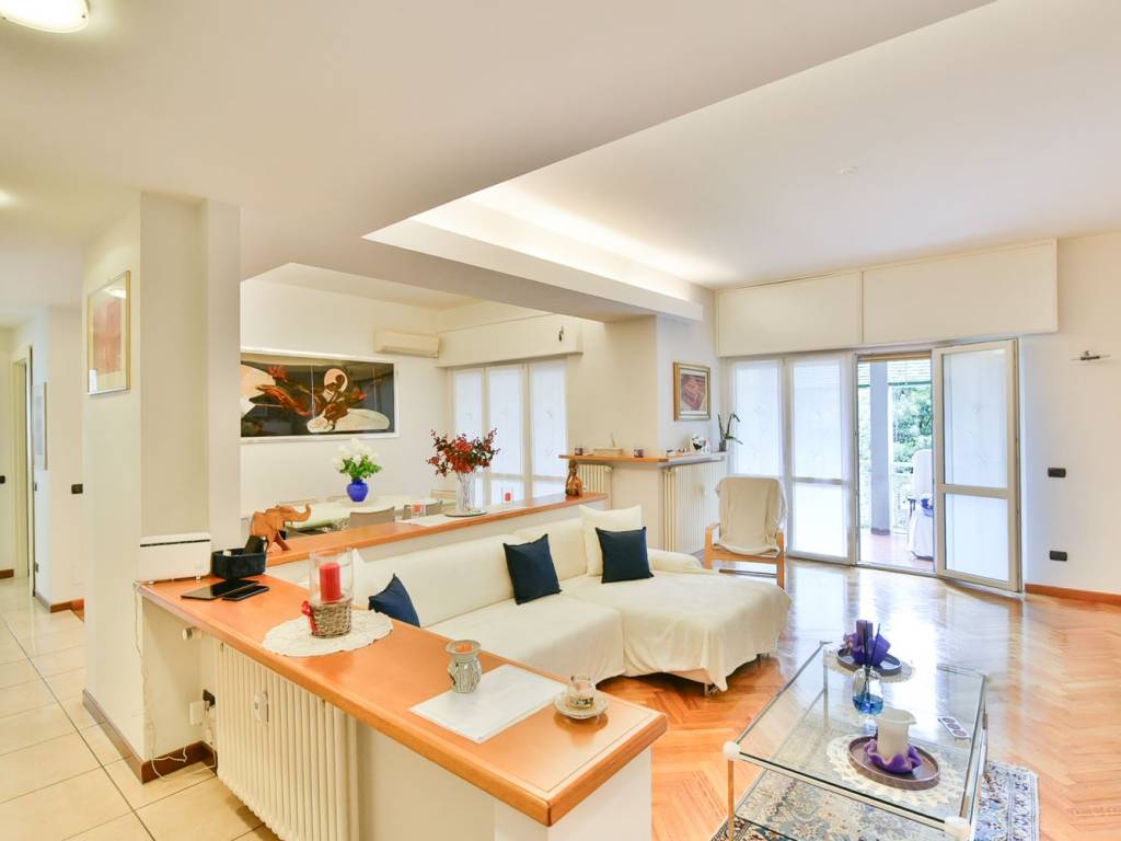 appartamento in vendita a Como in zona Prudenziana