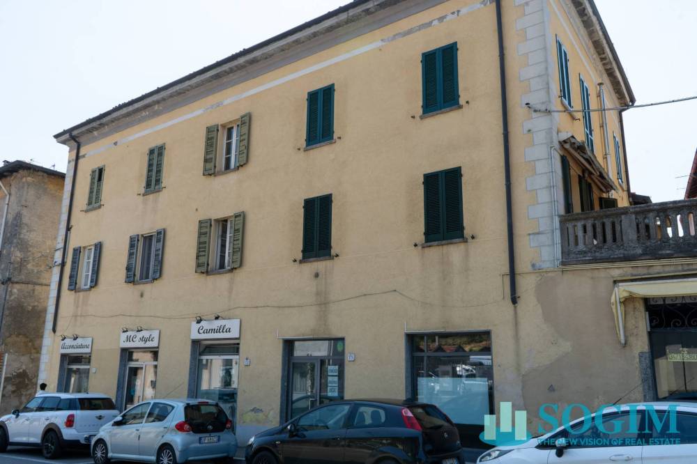 negozio in vendita a Como in zona Rebbio