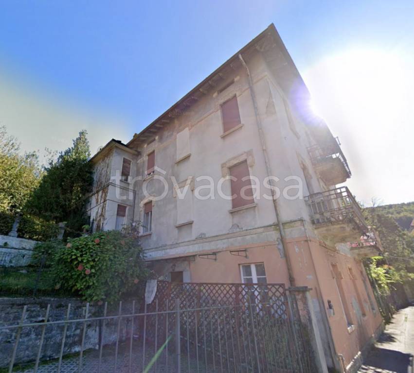 appartamento in vendita a Como in zona Ponte Chiasso