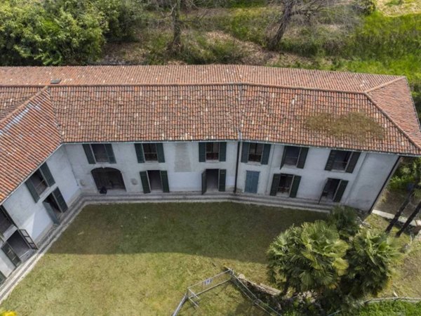 casa indipendente in vendita a Como in zona Albate