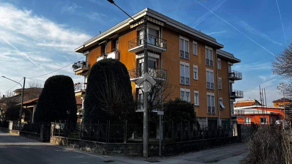 appartamento in vendita a Como in zona Acquanera