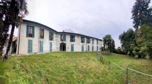 casa indipendente in vendita a Como in zona Albate