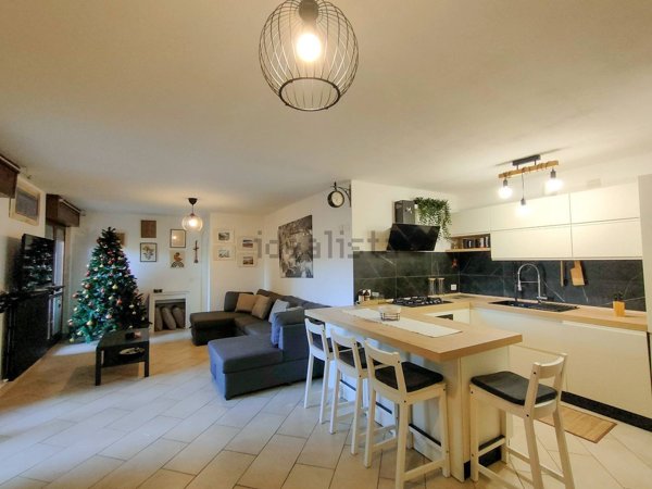 appartamento in vendita a Como in zona Acquanera