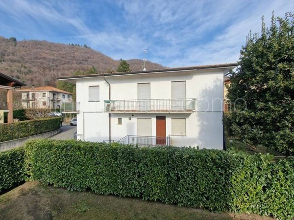 casa indipendente in vendita a Como in zona Camnago Volta