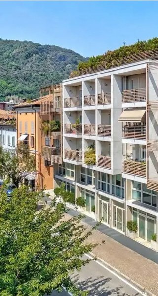 appartamento in vendita a Como in zona Como Centro