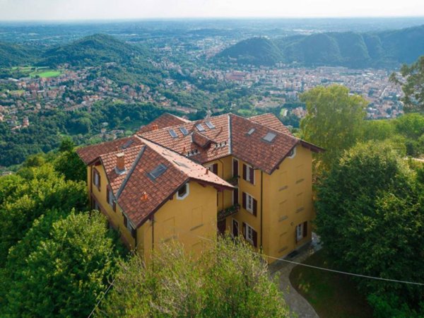 appartamento in vendita a Como in zona Civiglio