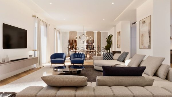 appartamento in vendita a Como in zona Como Centro