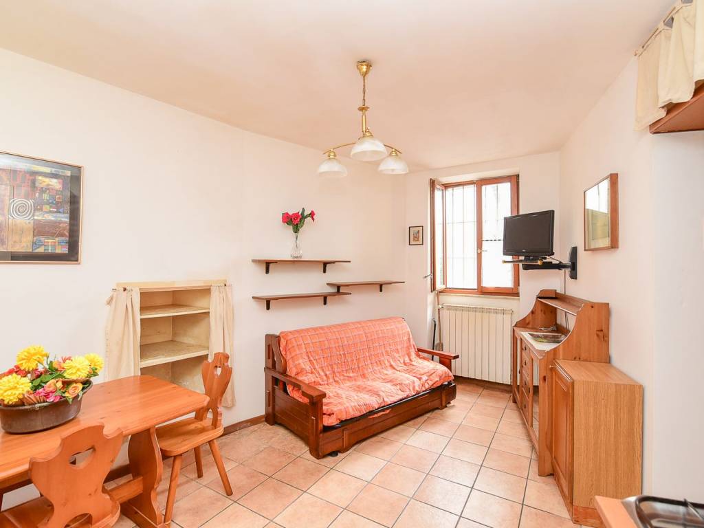 appartamento in vendita a Como in zona Breccia