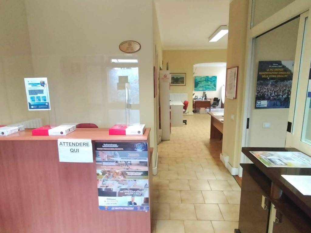 ufficio in vendita a Como in zona Lora