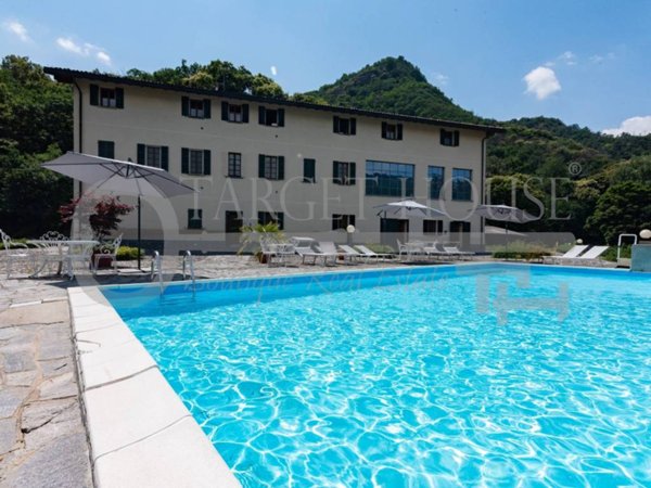 casa indipendente in vendita a Como in zona Breccia