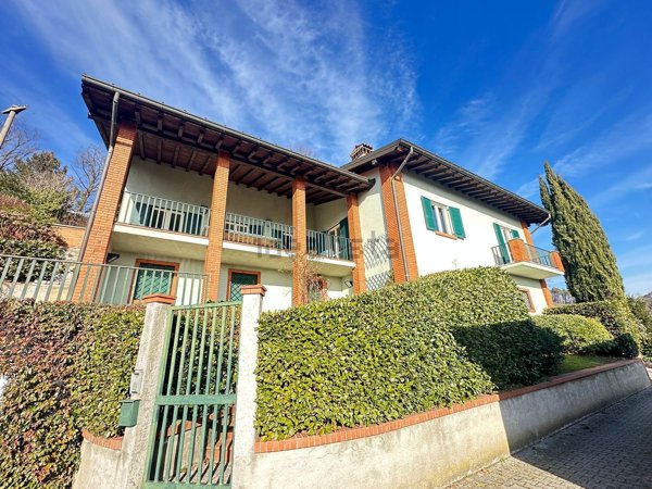 casa indipendente in vendita a Como in zona Albate