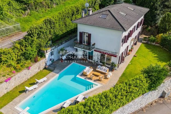 casa indipendente in vendita a Como in zona Como Centro