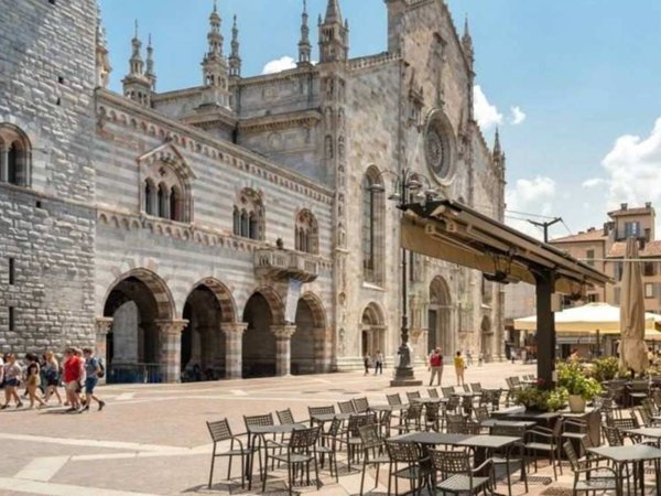 casa indipendente in vendita a Como in zona Borghi