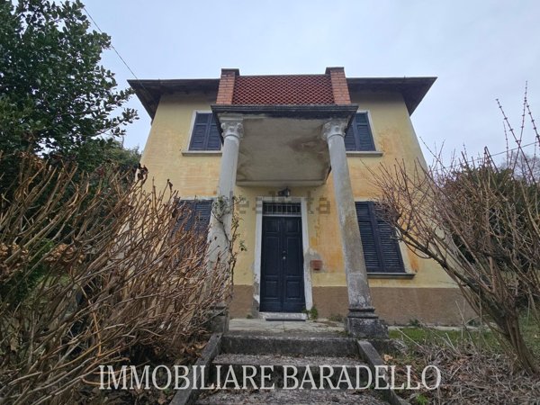 casa indipendente in vendita a Como in zona Civiglio