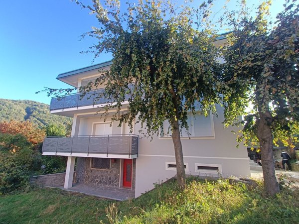 casa indipendente in vendita a Como in zona Como Centro