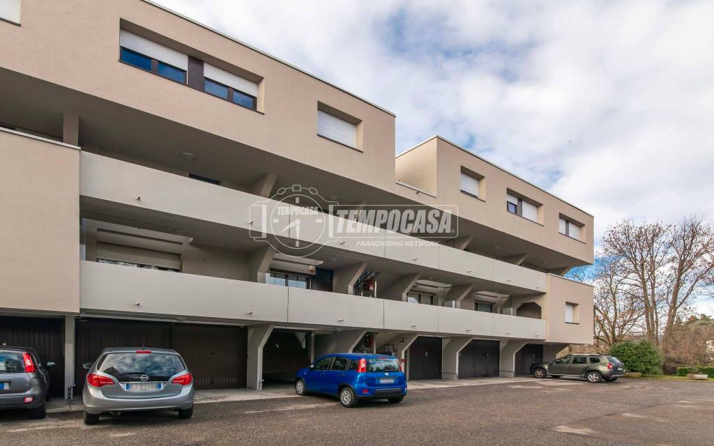 appartamento in vendita a Como in zona Prestino