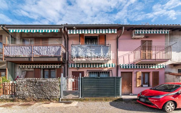 appartamento in vendita a Como in zona Breccia