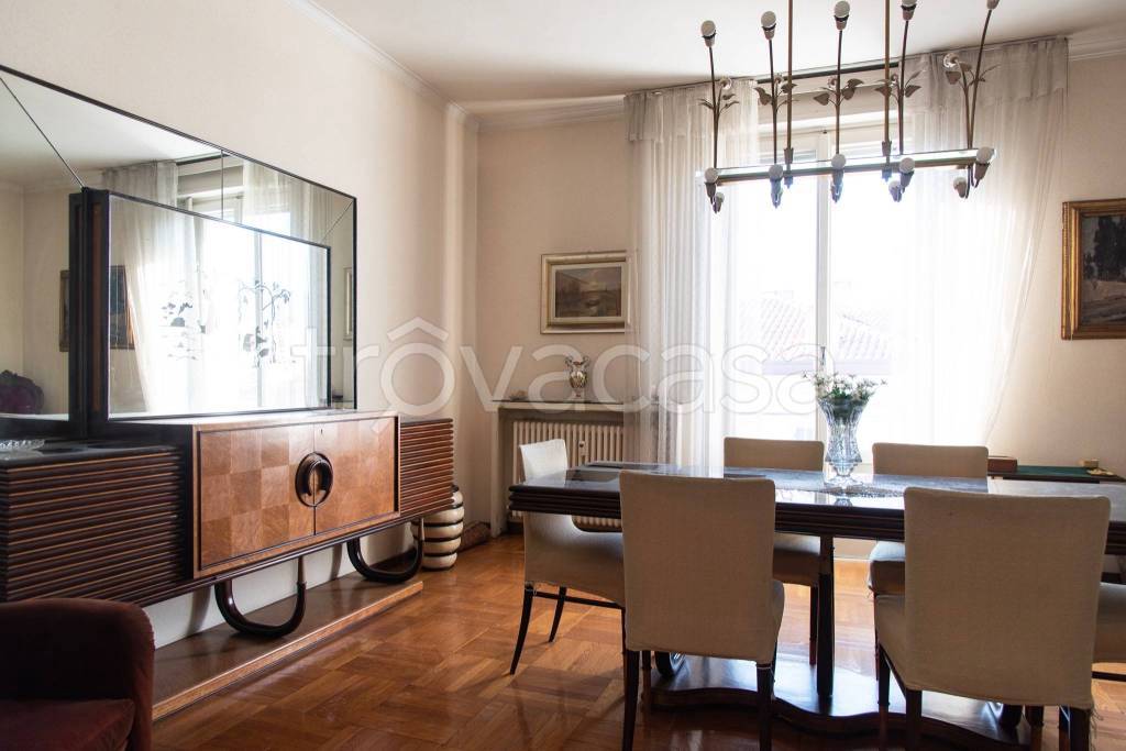 appartamento in vendita a Como in zona Como Centro