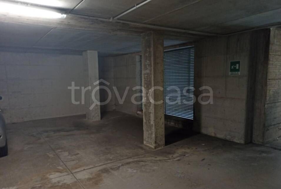 ufficio in vendita a Como in zona Villa Olmo